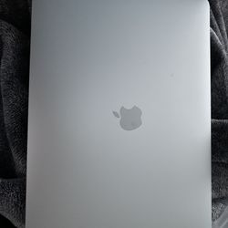MacBook Pro 15 Inch 2018 