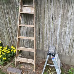 Ladder is 6 foot and a 2 foot perfect for homeowner