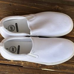 Boys Size 5. Practically Brand New Shoe. 