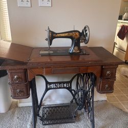 Antique Singer Treadle Sewing Machine 