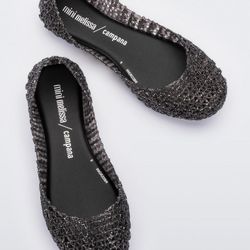 Mel by Melissa campana fats in black kids size 3