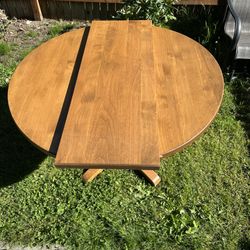 Wood Round Table 