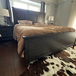Rustic/ Industrial King Size Bedroom Set