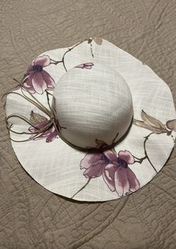 Wide-brim sun hat
