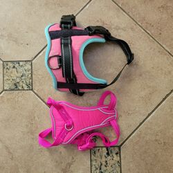 2 Dog Harness. Like New. Both For $10. Small