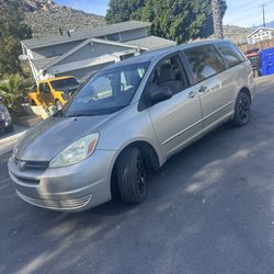 2004 Toyota Sienna