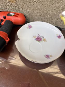 Set of 8 Breakfast/appetizer Plates In Beautiful Designs With Excellent Conditions, No Chips, No Cracks