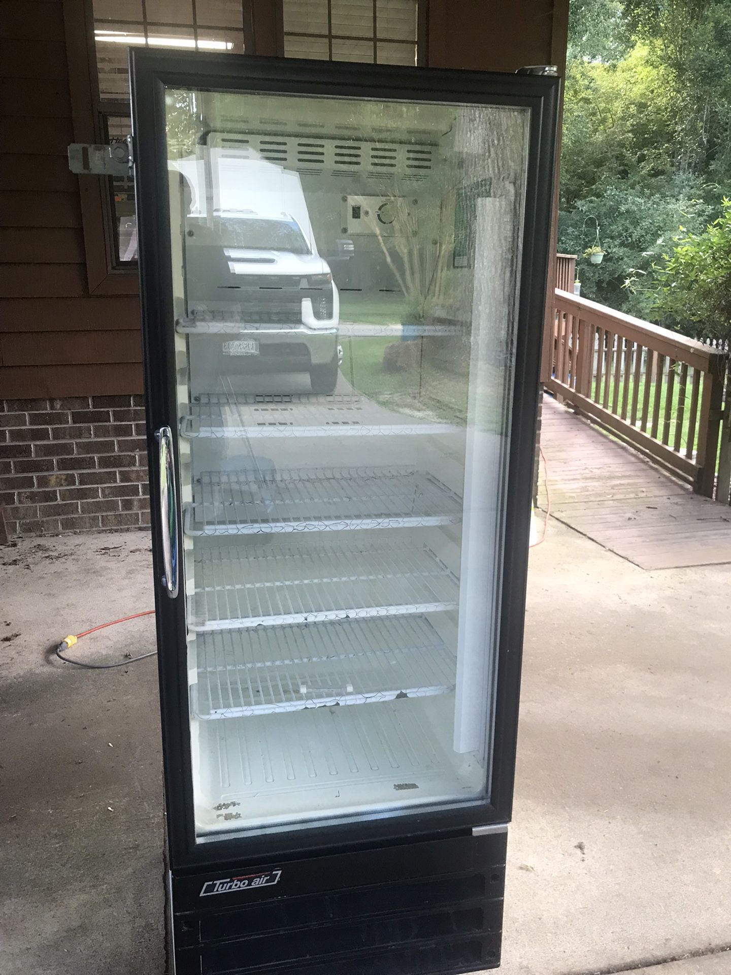 Refrigerator / Merchandiser / Drink Cooler