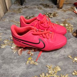 NiIKE TIEMPO CLEATS 