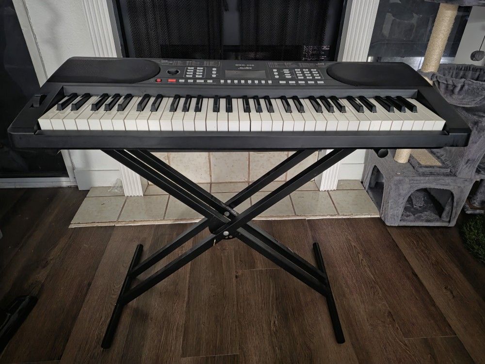 Moukey Keyboard 61 Key Full Size With Stand 