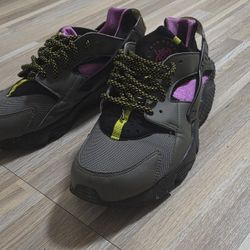 Nike Air Huarache Run SU River Rock Cactus size 9.5