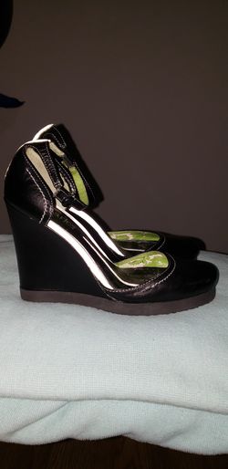 Charles by Charles David sz 5.5 black leather wedge
