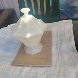 Milk glassv Harvest grape anchor Candy Dish