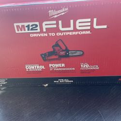 MILWAUKEE M12 FUEL  HATCHET 6” PRUNING  SAW KIT # 2527-20  Open Box Never Used  New  (((( Tool Only )))) 