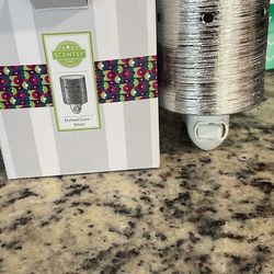 Scentsy Plug In Wax Warmer 