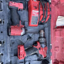 Milwaukee Fuel  Drill Set