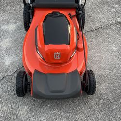Husqvrna Electric Mower LE322R