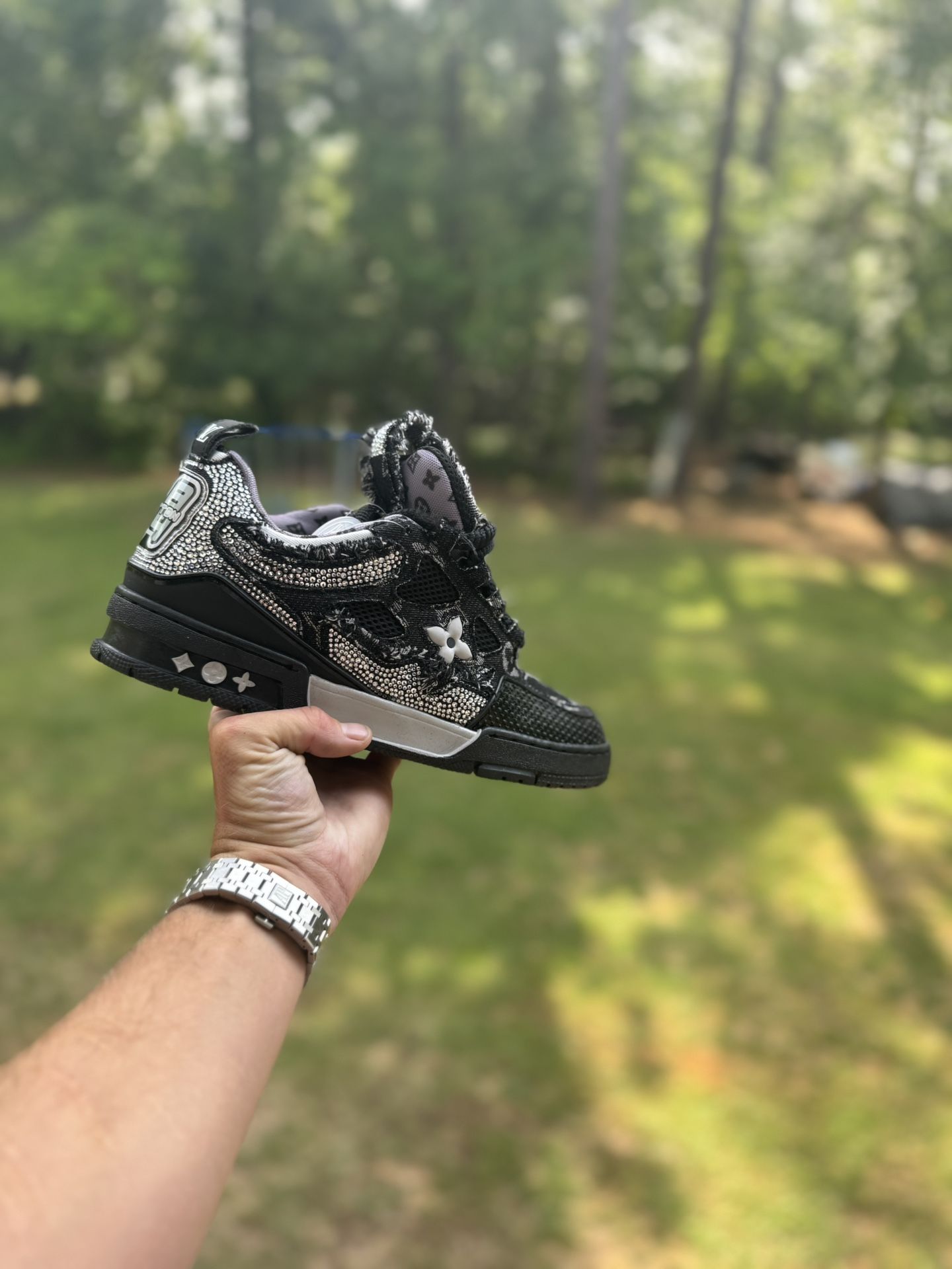 L V SKATEs