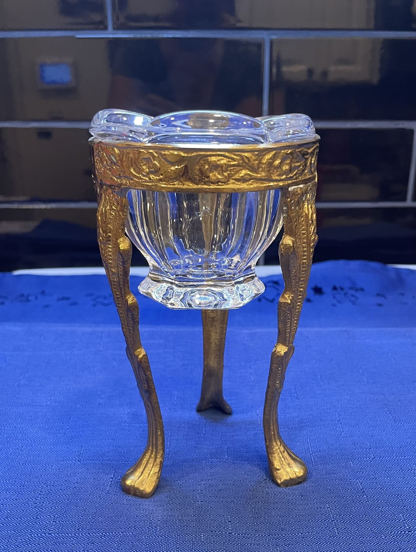 Vintage Beauty! Elegant Ornate Brass Candleholder With Beautiful Decorative Glass Insert