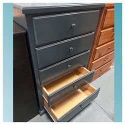 5 drawers dresser / Five drawers dresser