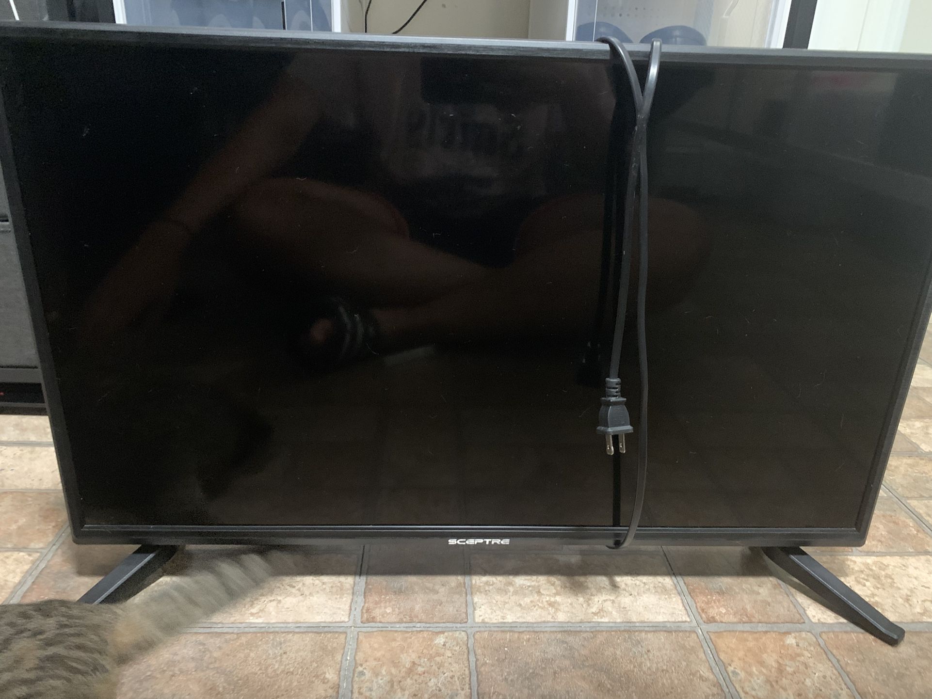 32 Inch TV 