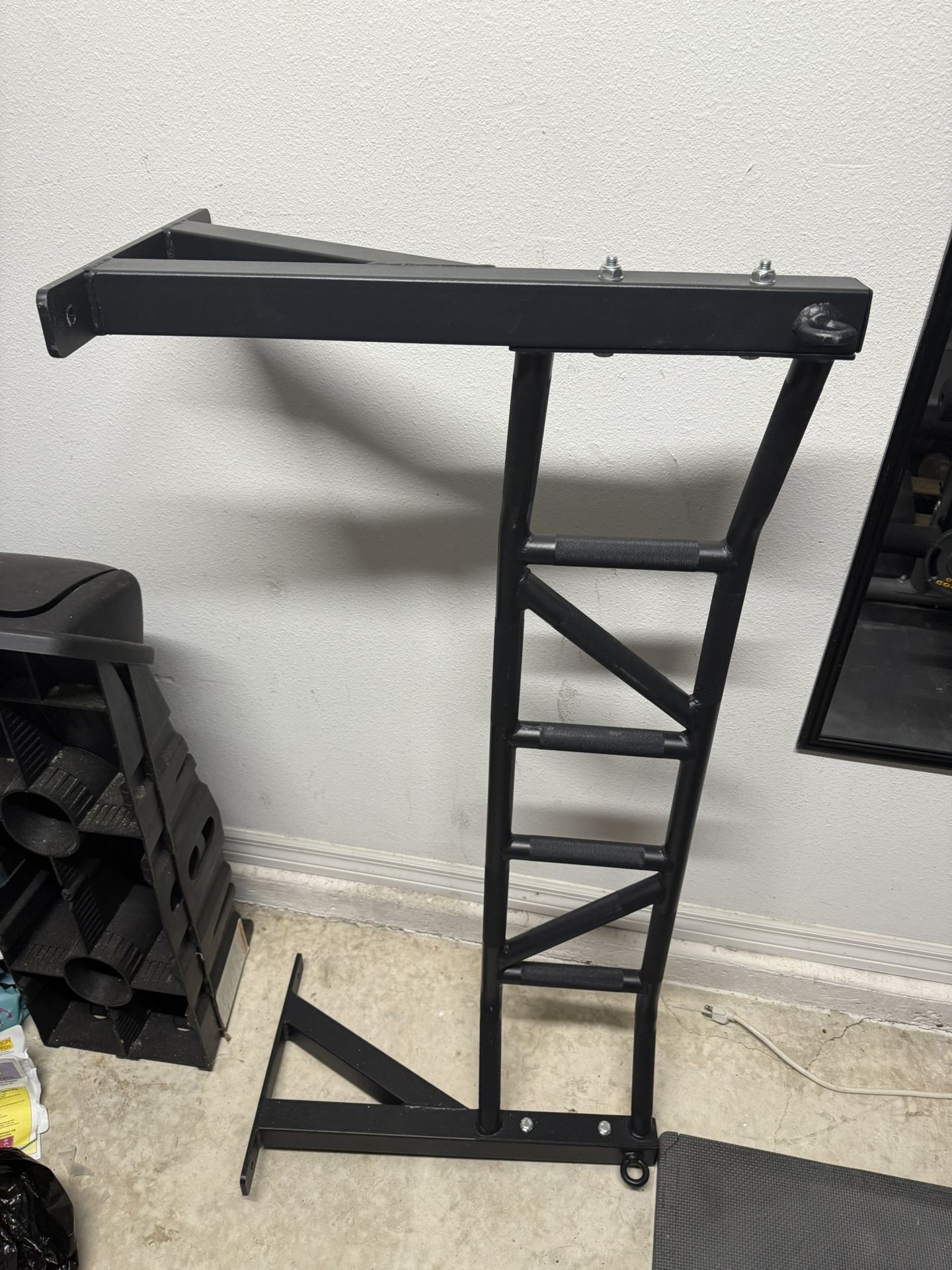 Pull-Up Bar
