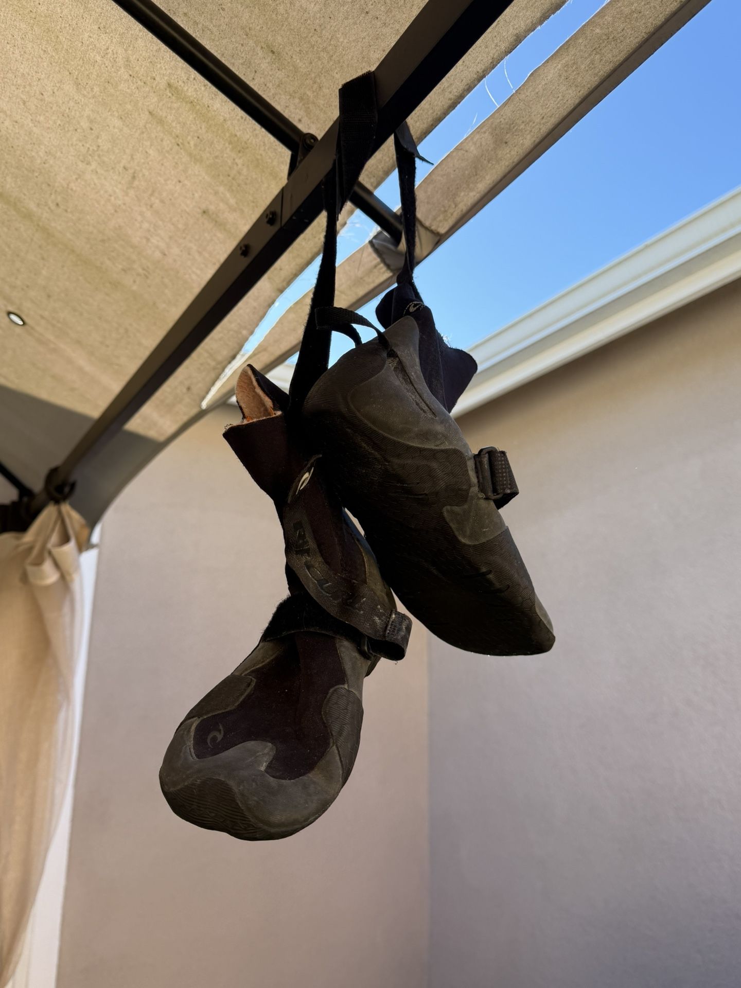 Flashbomb 3MM Booties Size 7