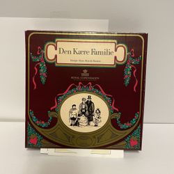 Royal Copenhagen 1991 Den Kareem Familie Christmas In Denmark 8” Collector Plate 4321D