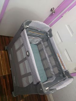 Small play pen