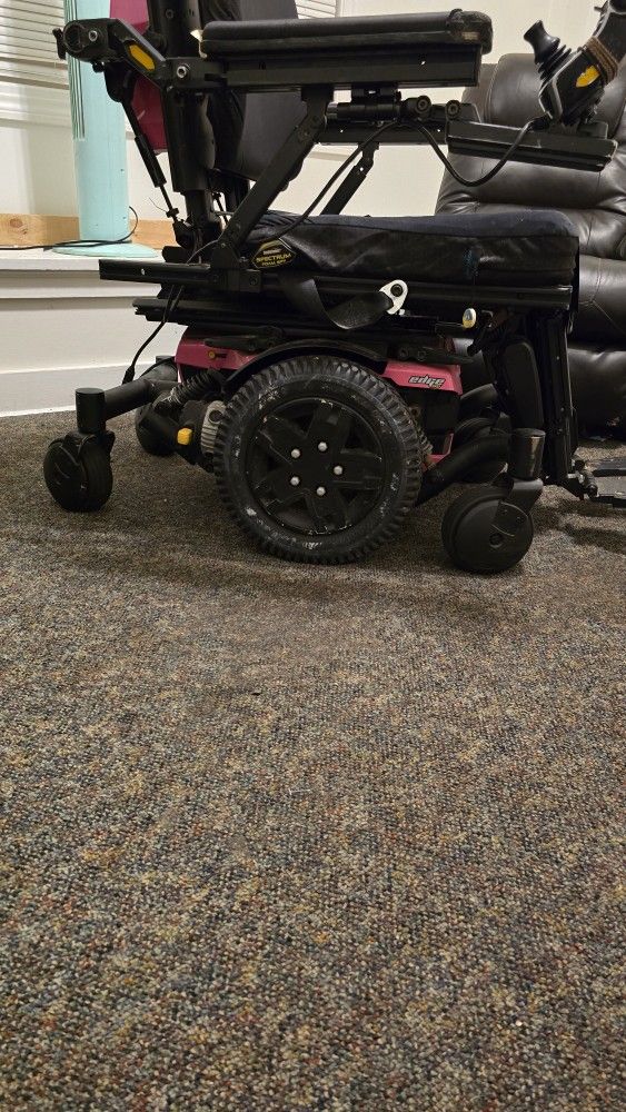 Power Wheel Chair. Indoor and street useage