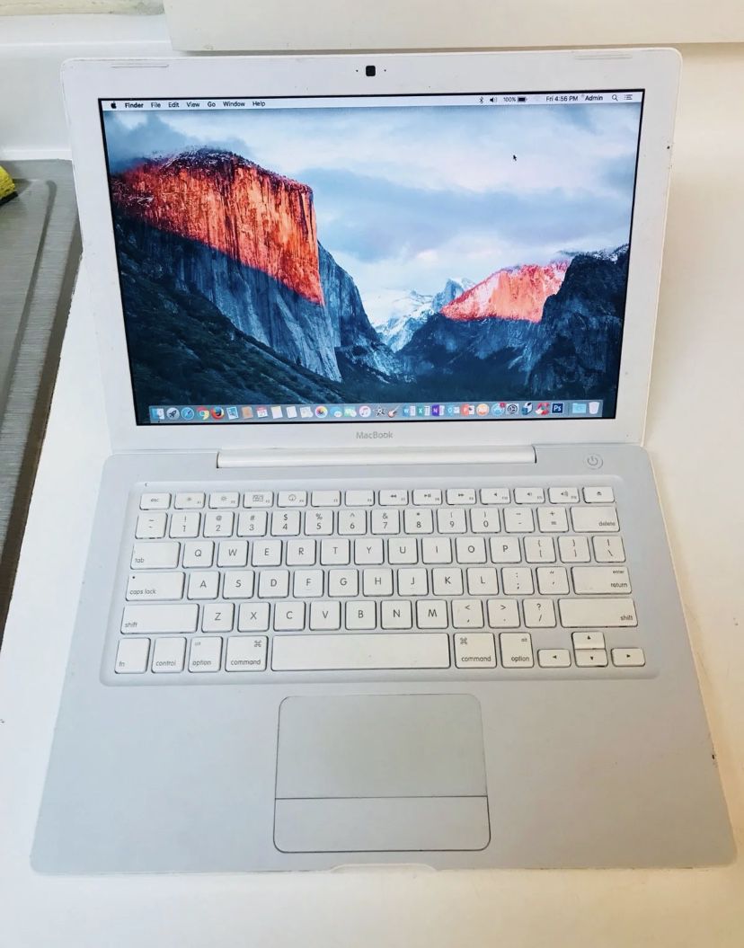 Apple Macbook Laptop (OS X El Capitan / Shipped)