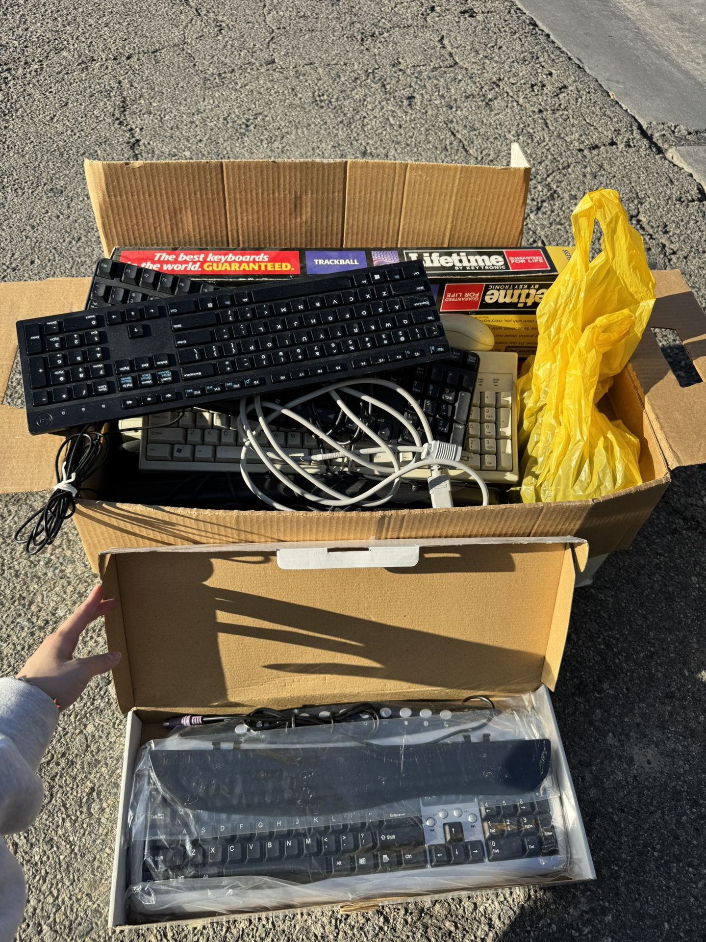 Keyboards New And Used All For $15