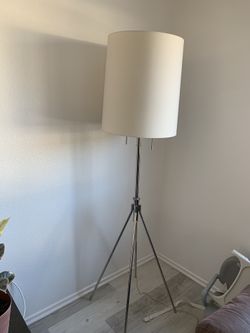 Floor Tripod Lamp