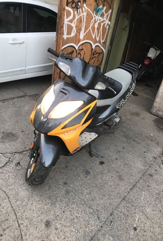 2009 yamati 200cc limited edition hybrid cooled scooter