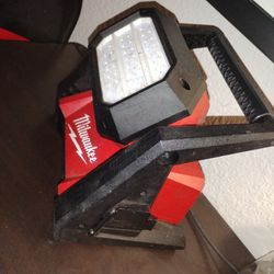 ✨Milwaukee Flashlight ✨