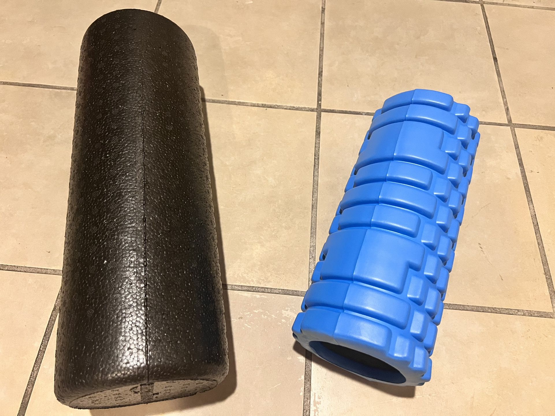 Set of Two Gym Workout Rollers For Exercise   Black 18 inch Amazon Basics High-Density Round Foam Roller for Exercise, Massage, Muscle Recovery L 18” 