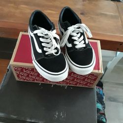 Boys Van's Size 2 "Used"
