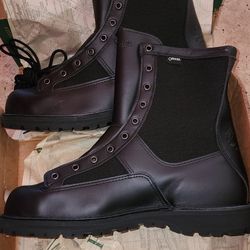 NEW,  Danner Men's Lookout Side-Zip 8" Black Military & Tactical Boot

