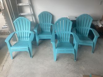 4 plastic Adirondack chairs