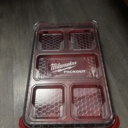 Milwaukee Pack out 
