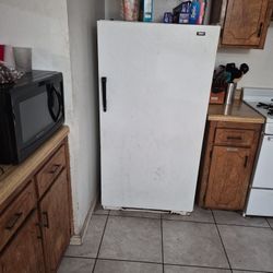 Roper Upright Freezer
