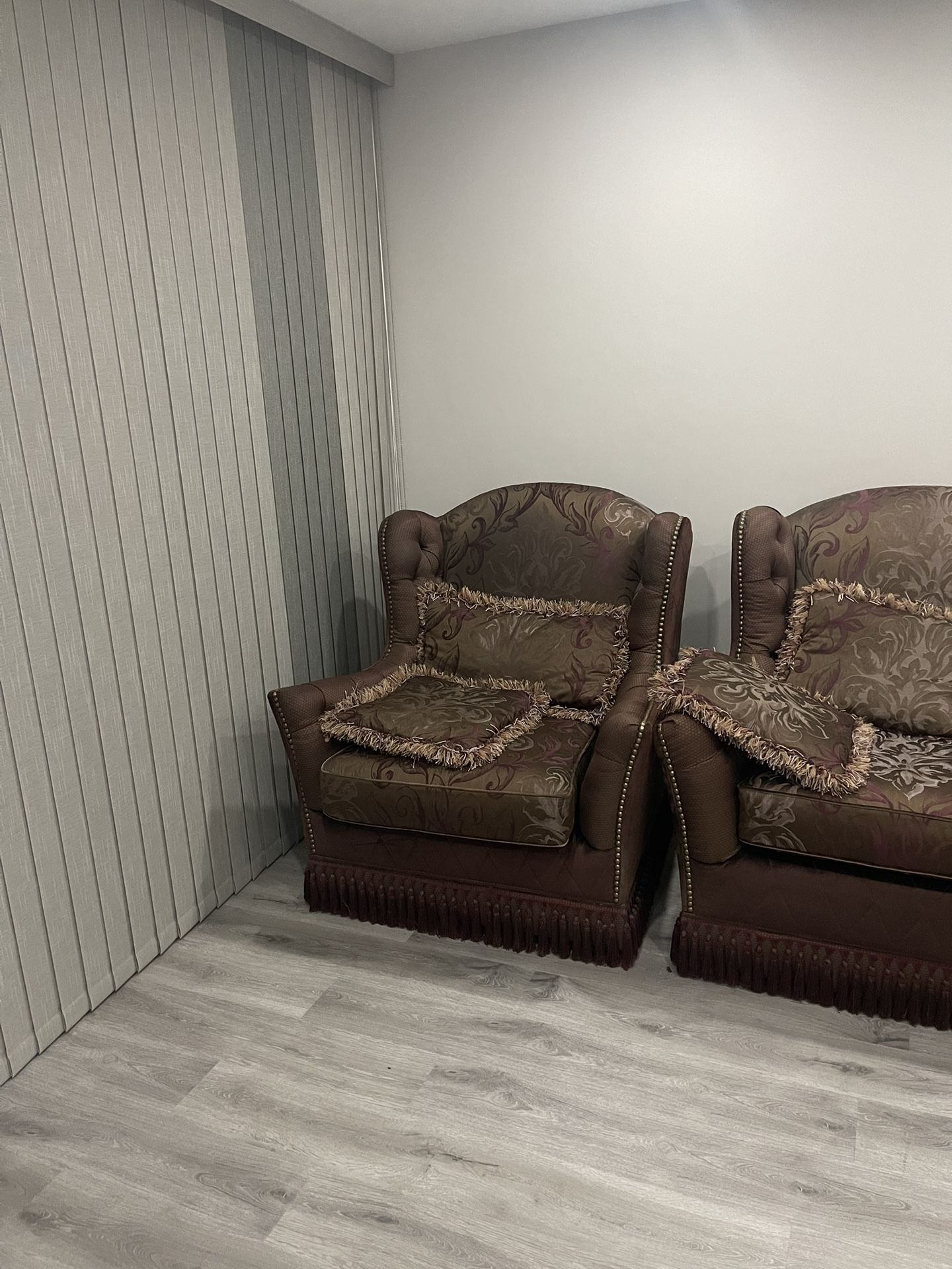 Full Couch Set With Table