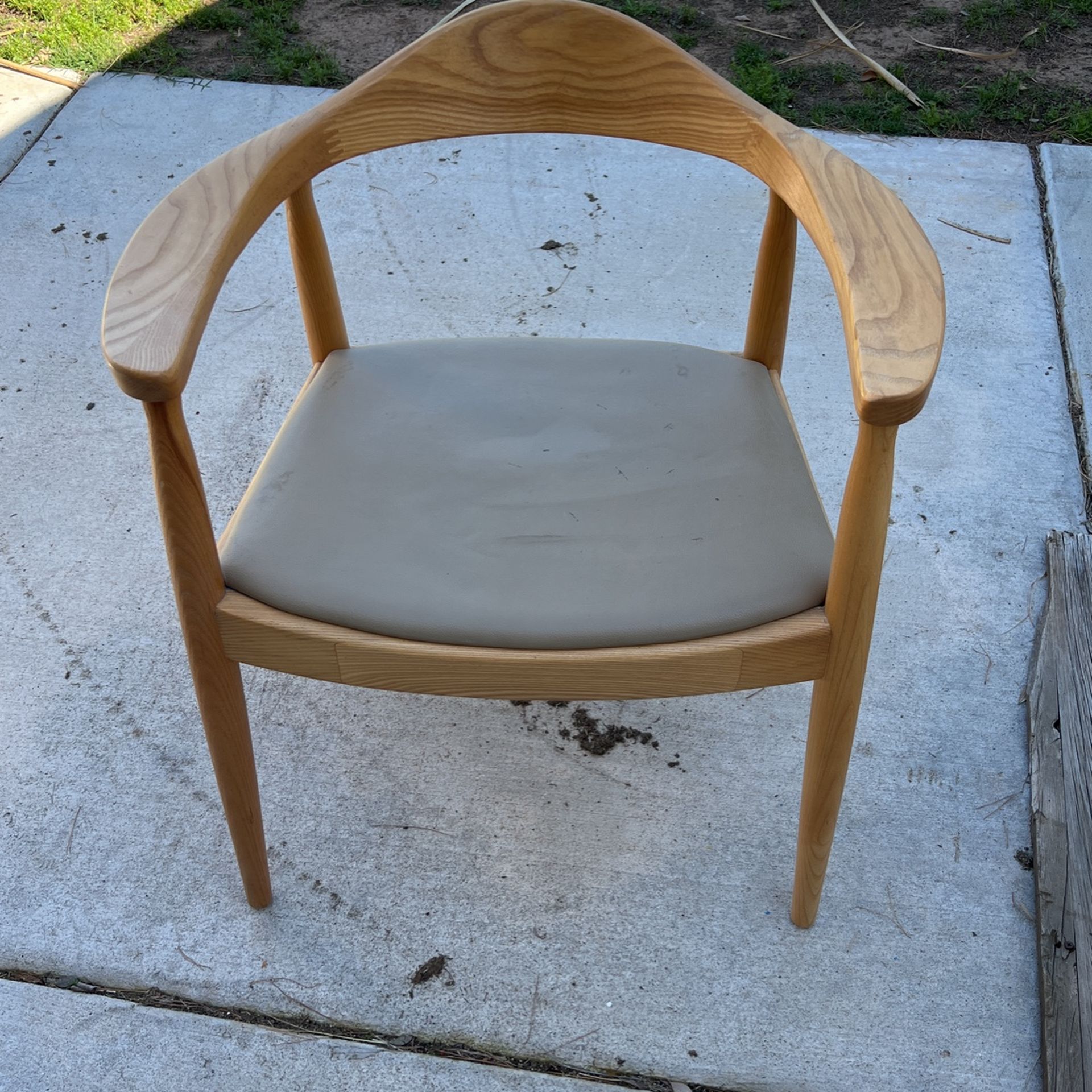 PENDING—Mid Century Light Oak Chair for Sale in Scottsdale, AZ - OfferUp