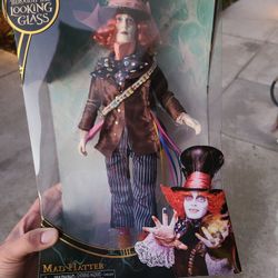 Disney Mad Hatter Alice Through The Looking Glass Figure