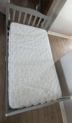 Toddler bed with mattress