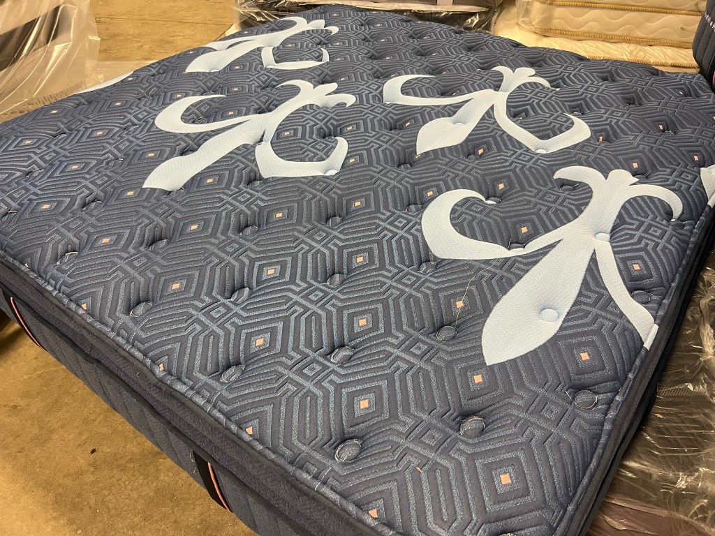 ‼️King Stearns and Foster Lux Estate Collection Medium Pillowto