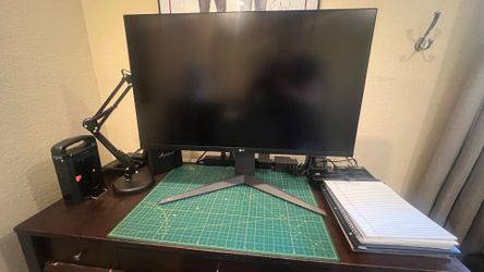 LG 32" UltraGear 4K 144Hz Monitor 32GQ750-B