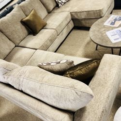 Stylish Stunning Cozy Sectional 