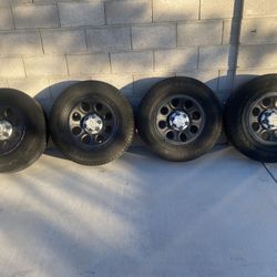 17x8  CHEVY  STOCKS