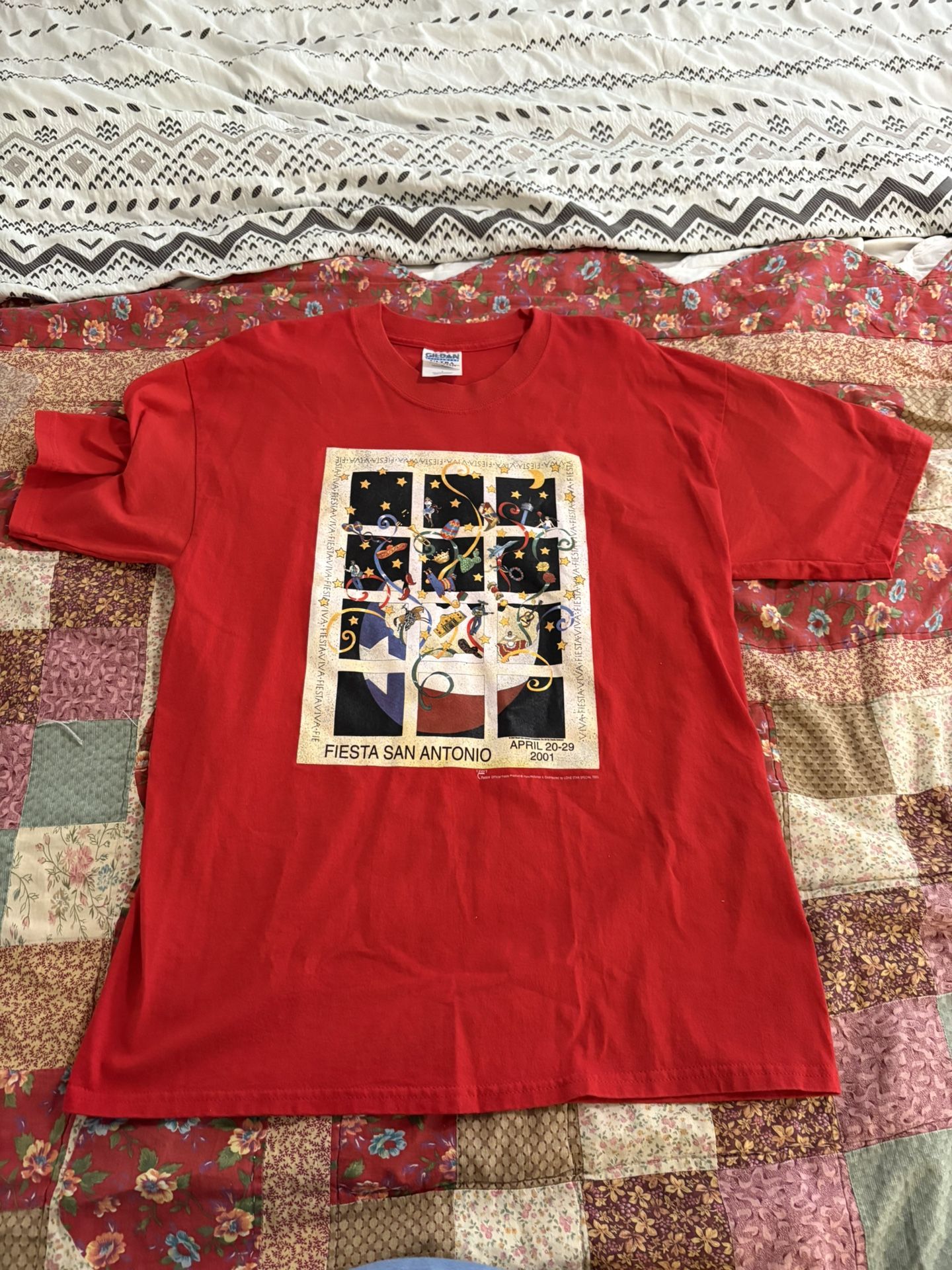 Vintage San Antonio - Fiesta 2001 . Men’s Size Large $15